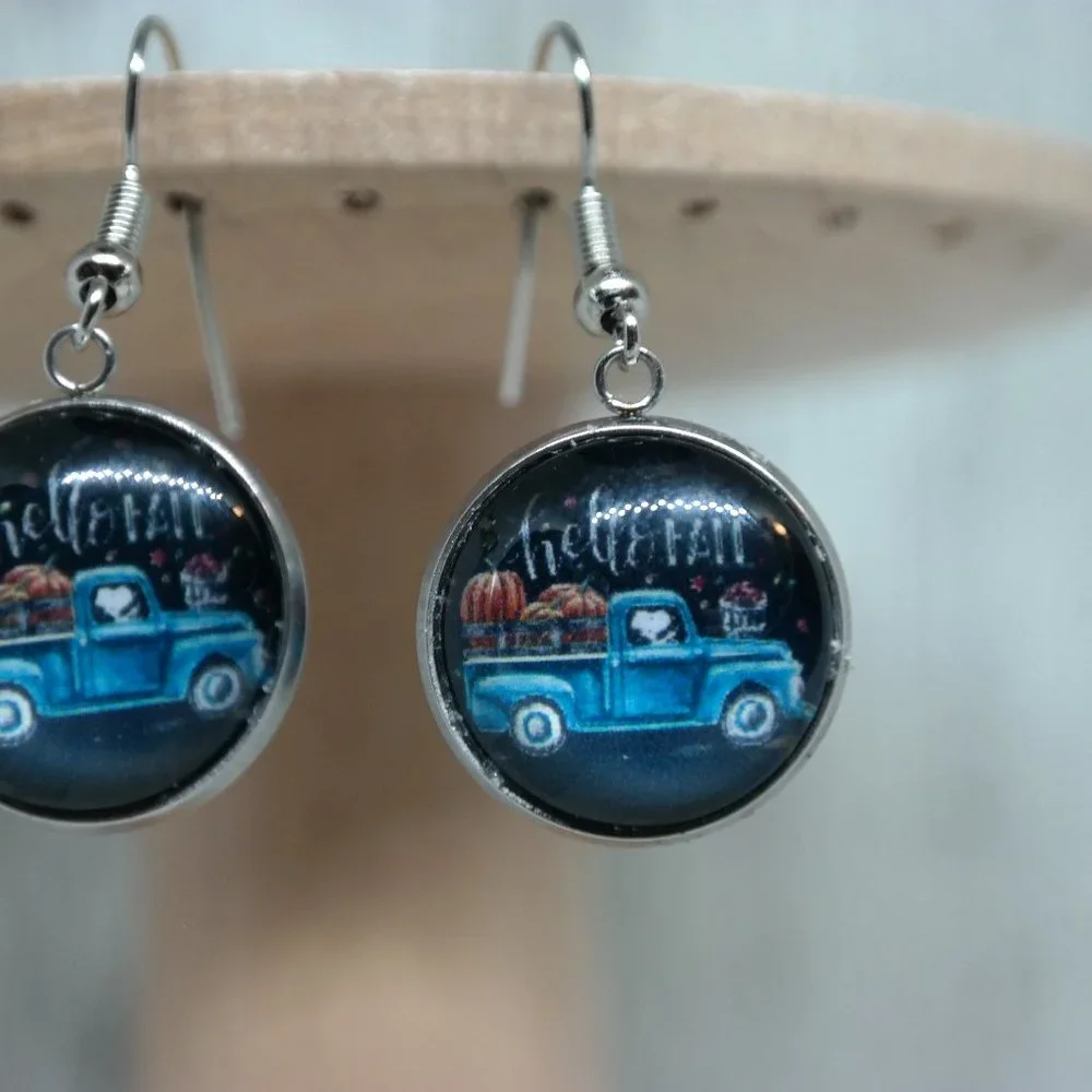 Hello Fall hook earring - Picture 2 of 6